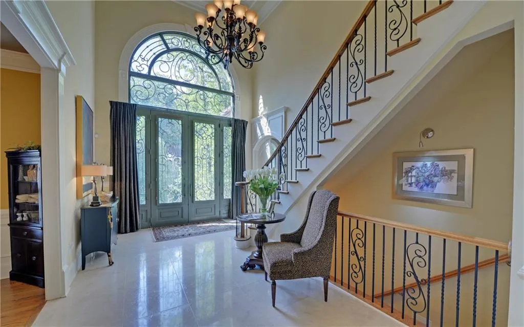 8315 Grogans Ferry Road, Sandy Springs, Georgia 30350, 5 Bedrooms Bedrooms, ,5 BathroomsBathrooms,Residential,Sold,8315 Grogans Ferry Road,5737486