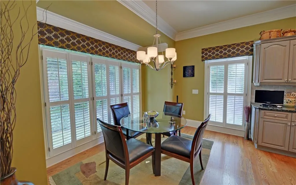 8315 Grogans Ferry Road, Sandy Springs, Georgia 30350, 5 Bedrooms Bedrooms, ,5 BathroomsBathrooms,Residential,Sold,8315 Grogans Ferry Road,5737486