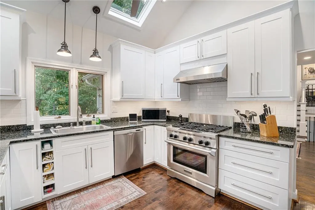315 Skyridge Drive, Atlanta, Georgia 30350, 5 Bedrooms Bedrooms, ,4 BathroomsBathrooms,Residential,Sold,315 Skyridge Drive,7462723