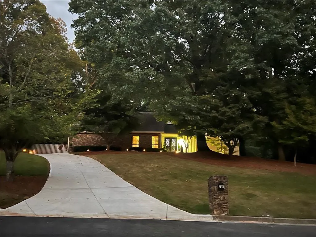 315 Skyridge Drive, Atlanta, Georgia 30350, 5 Bedrooms Bedrooms, ,4 BathroomsBathrooms,Residential,Sold,315 Skyridge Drive,7462723