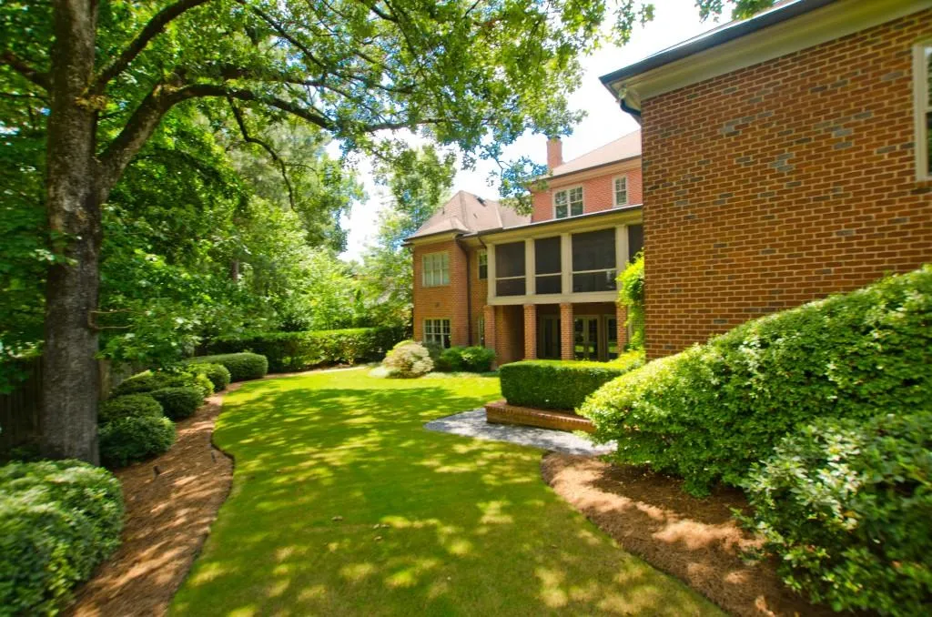 395 Laurel Chase Court, Atlanta, Georgia 30327, 5 Bedrooms Bedrooms, ,5 BathroomsBathrooms,Residential,Sold,395 Laurel Chase Court,6859530