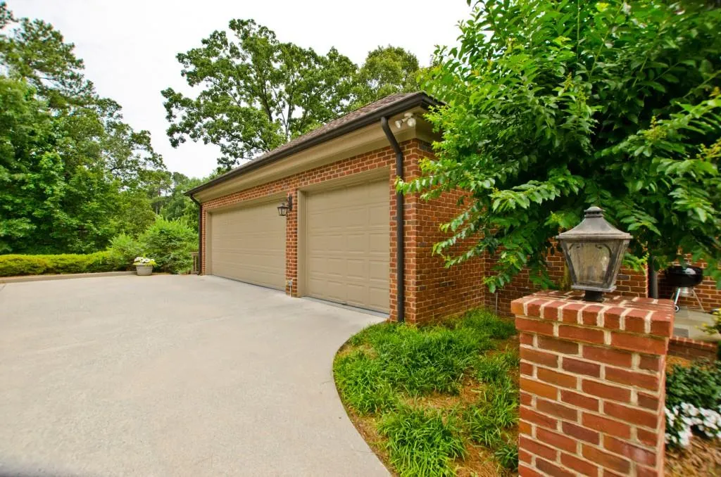 395 Laurel Chase Court, Atlanta, Georgia 30327, 5 Bedrooms Bedrooms, ,5 BathroomsBathrooms,Residential,Sold,395 Laurel Chase Court,6859530