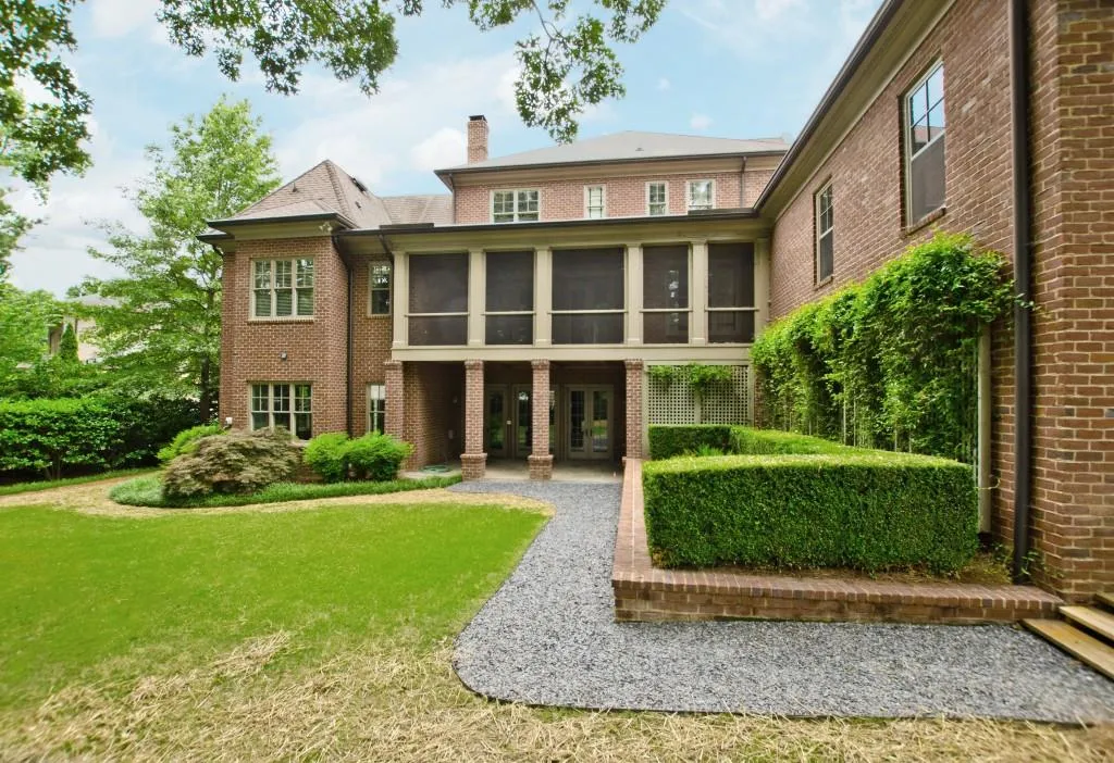 395 Laurel Chase Court, Atlanta, Georgia 30327, 5 Bedrooms Bedrooms, ,5 BathroomsBathrooms,Residential,Sold,395 Laurel Chase Court,6859530