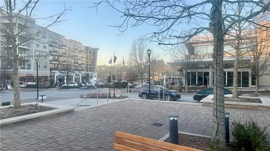 City Springs, Restaurants & Shopping