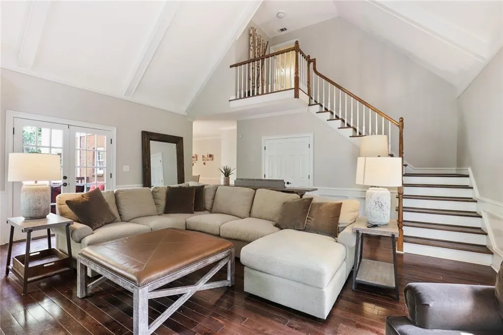 7440 Chestwick Court, Sandy Springs, Georgia 30350, 6 Bedrooms Bedrooms, ,5 BathroomsBathrooms,Residential,Sold,7440 Chestwick Court,6784983