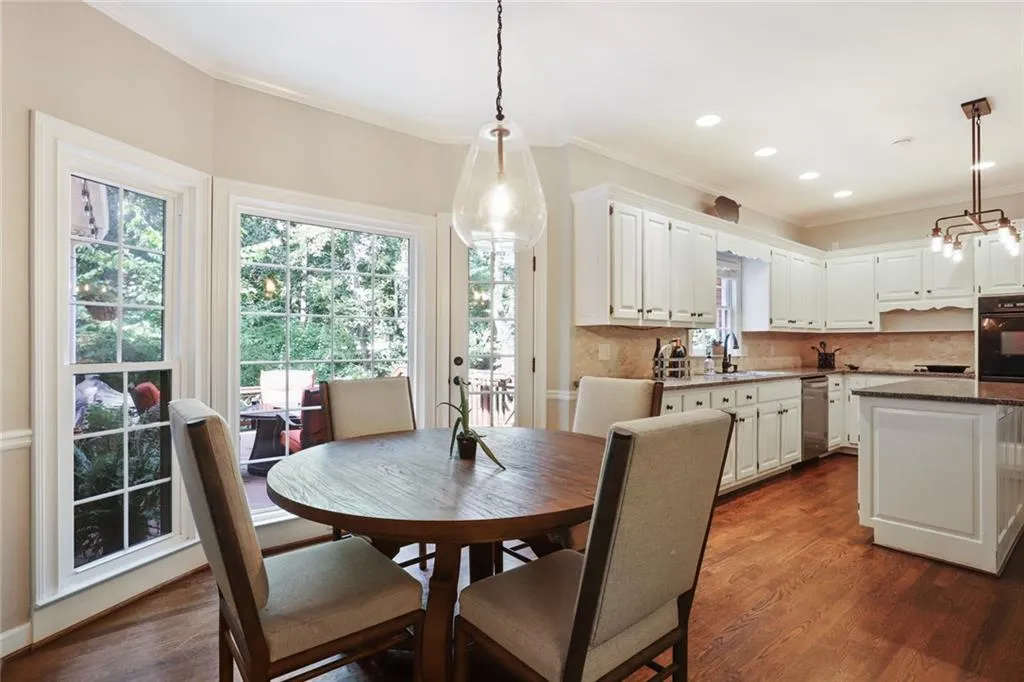 7440 Chestwick Court, Sandy Springs, Georgia 30350, 6 Bedrooms Bedrooms, ,5 BathroomsBathrooms,Residential,Sold,7440 Chestwick Court,6784983