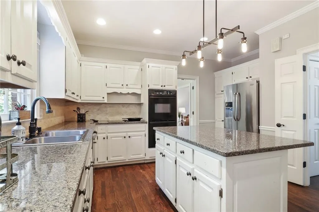 7440 Chestwick Court, Sandy Springs, Georgia 30350, 6 Bedrooms Bedrooms, ,5 BathroomsBathrooms,Residential,Sold,7440 Chestwick Court,6784983