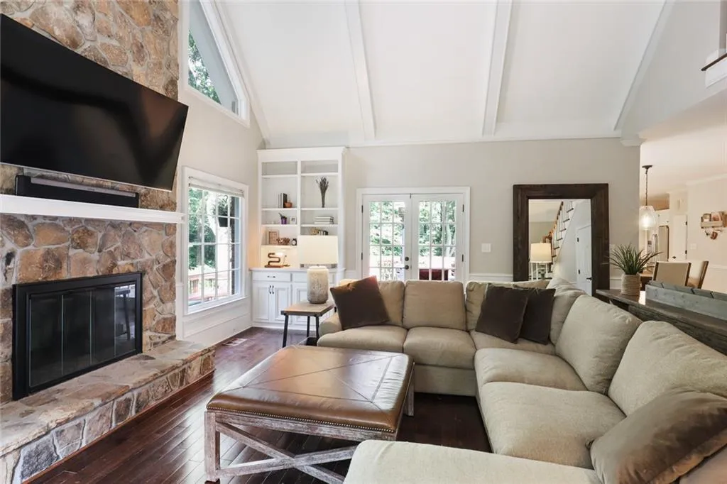 7440 Chestwick Court, Sandy Springs, Georgia 30350, 6 Bedrooms Bedrooms, ,5 BathroomsBathrooms,Residential,Sold,7440 Chestwick Court,6784983