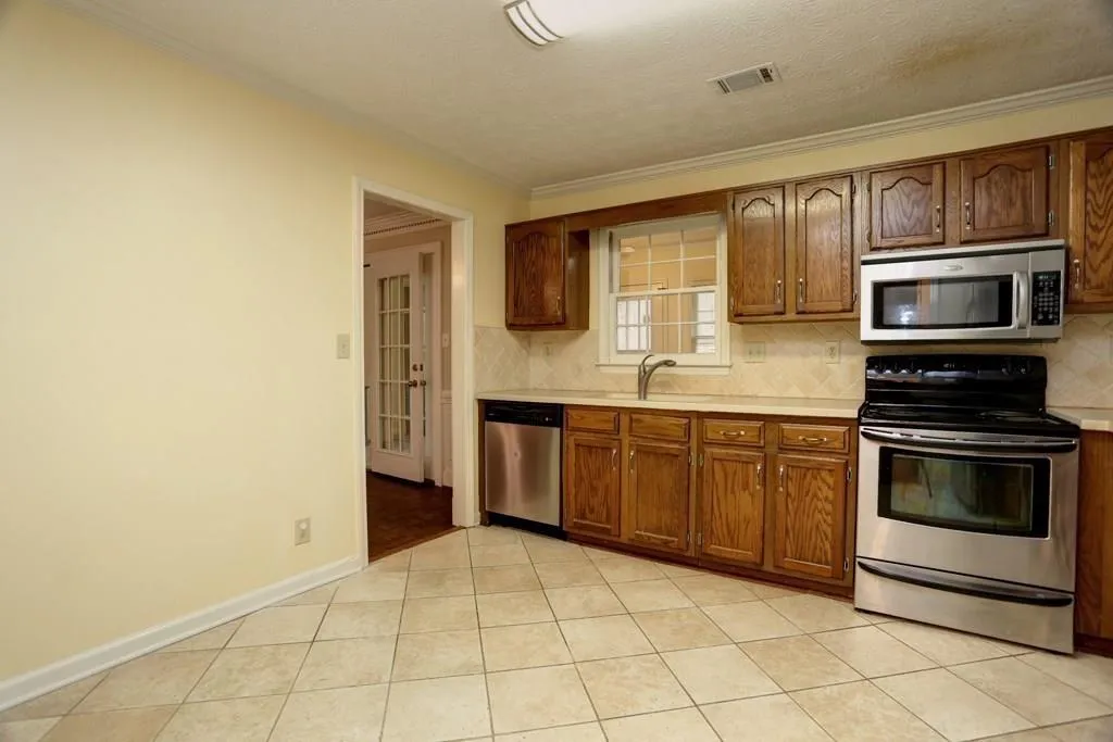 7923 Briar Villa Place, Atlanta, Georgia 30350, 3 Bedrooms Bedrooms, ,2 BathroomsBathrooms,Residential,Sold,7923 Briar Villa Place,6602658