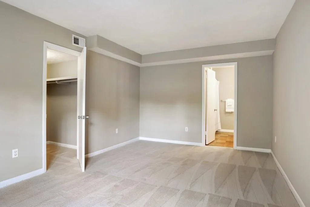 1150 Collier Road Unit J-18, Atlanta, Georgia 30318, 2 Bedrooms Bedrooms, ,2 BathroomsBathrooms,Residential,Sold,1150 Collier Road Unit J-18,5911109