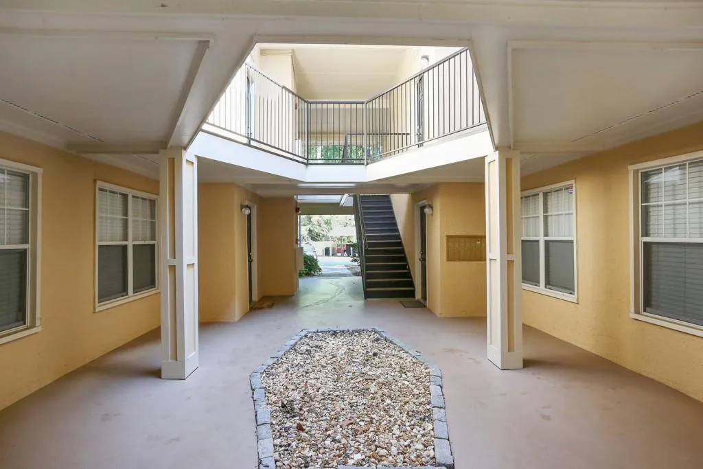 1150 Collier Road Unit J-18, Atlanta, Georgia 30318, 2 Bedrooms Bedrooms, ,2 BathroomsBathrooms,Residential,Sold,1150 Collier Road Unit J-18,5911109