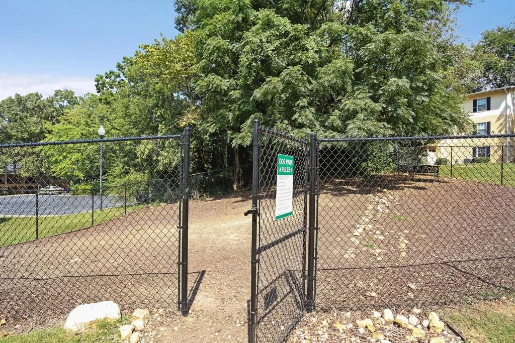 1150 Collier Road Unit J-18, Atlanta, Georgia 30318, 2 Bedrooms Bedrooms, ,2 BathroomsBathrooms,Residential,Sold,1150 Collier Road Unit J-18,5911109