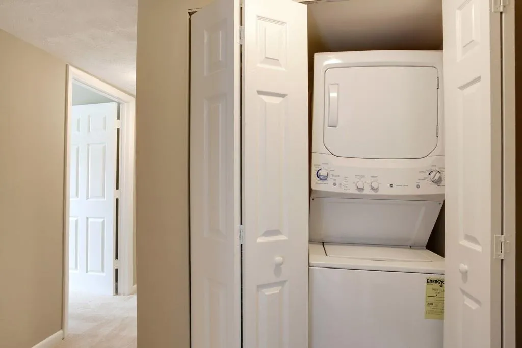 1150 Collier Road Unit J-18, Atlanta, Georgia 30318, 2 Bedrooms Bedrooms, ,2 BathroomsBathrooms,Residential,Sold,1150 Collier Road Unit J-18,5911109