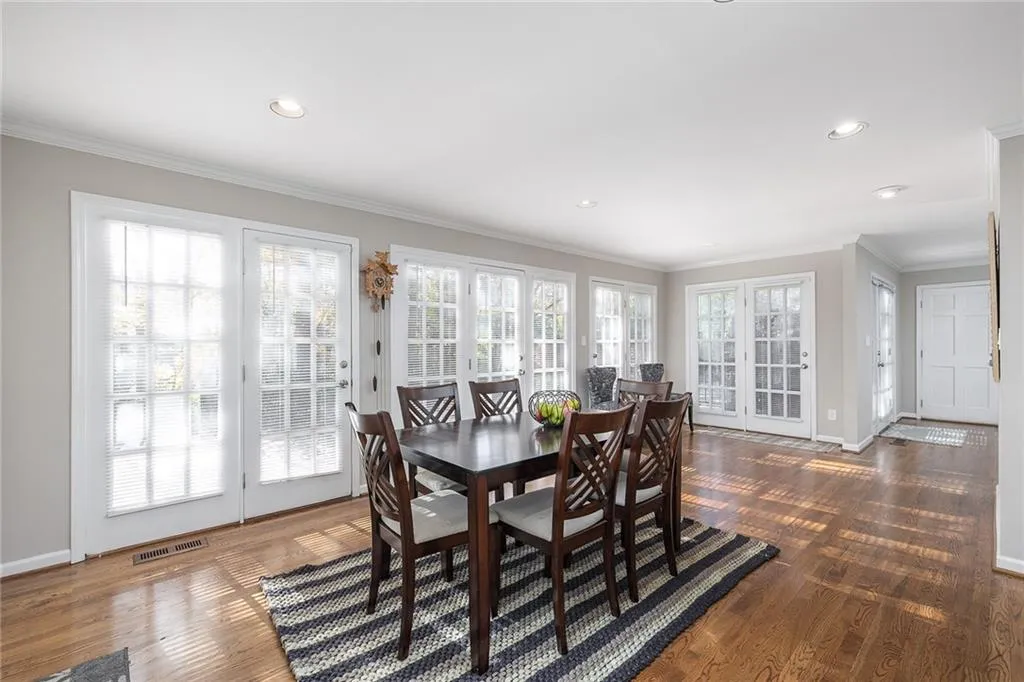 885 Edgewater Trail, Atlanta, Georgia 30328, 3 Bedrooms Bedrooms, ,2 BathroomsBathrooms,Residential,Sold,885 Edgewater Trail,7141629