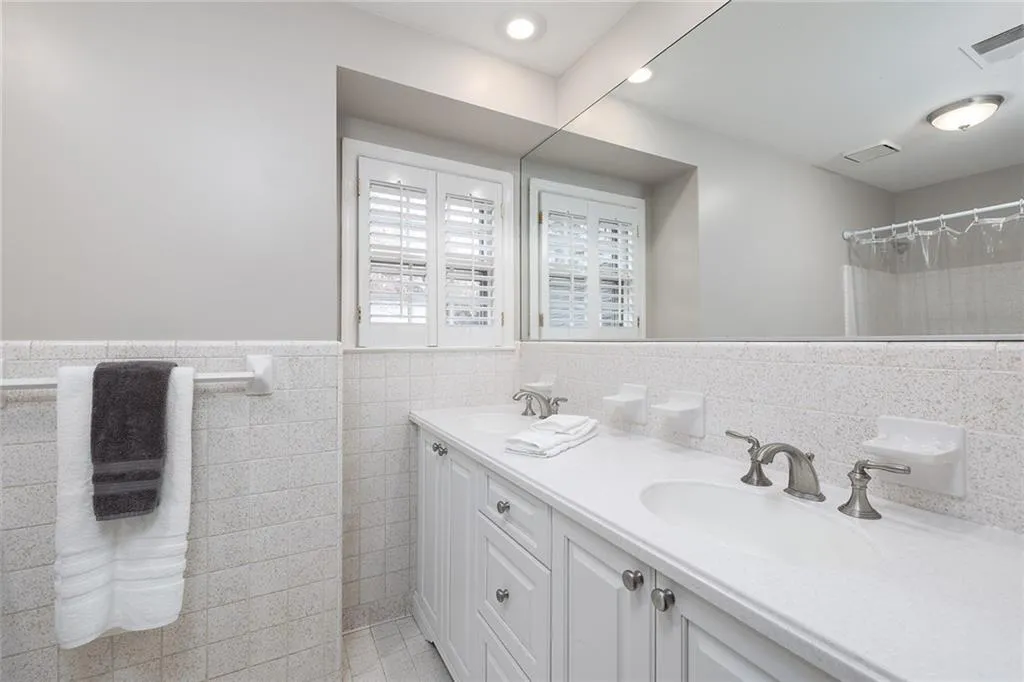 885 Edgewater Trail, Atlanta, Georgia 30328, 3 Bedrooms Bedrooms, ,2 BathroomsBathrooms,Residential,Sold,885 Edgewater Trail,7141629