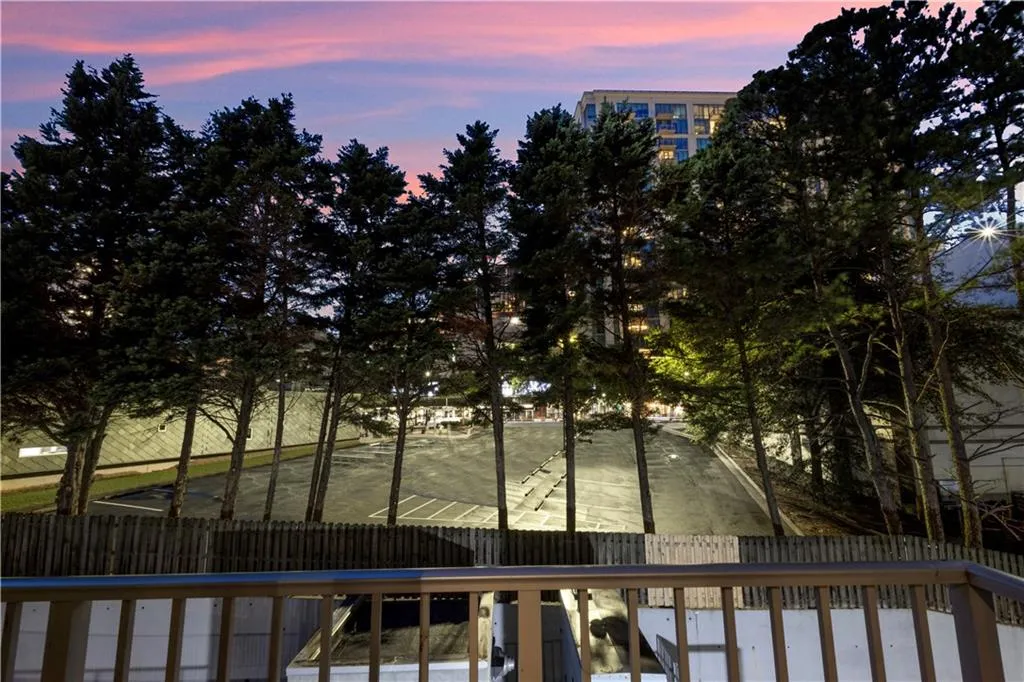 250 Pharr Road Ne Unit 308, Atlanta, Georgia 30305, 2 Bedrooms Bedrooms, ,2 BathroomsBathrooms,Residential,For Sale,250 Pharr Road Ne Unit 308,7624075
