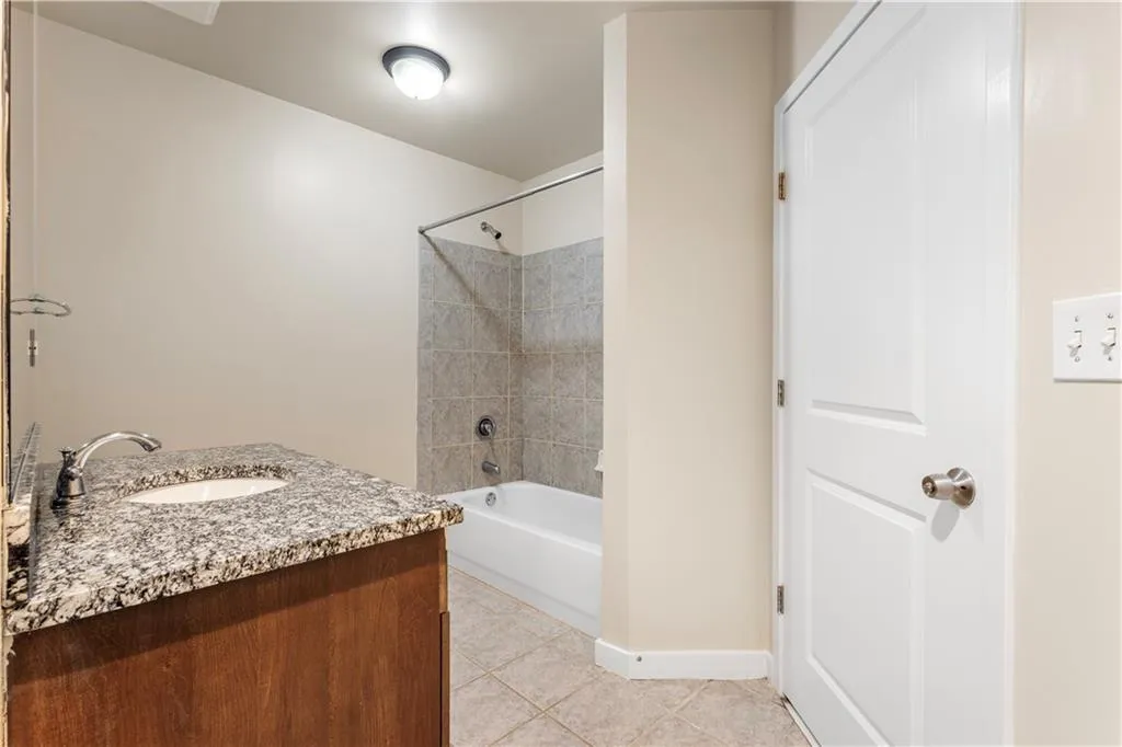 250 Pharr Road Ne Unit 308, Atlanta, Georgia 30305, 2 Bedrooms Bedrooms, ,2 BathroomsBathrooms,Residential,For Sale,250 Pharr Road Ne Unit 308,7624075