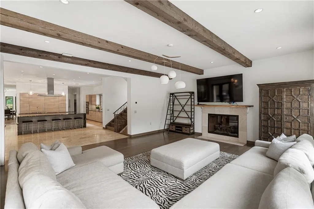 4746 Woodvale Drive, Sandy Springs, Georgia 30327, 5 Bedrooms Bedrooms, ,7 BathroomsBathrooms,Residential,Sold,4746 Woodvale Drive,7164718