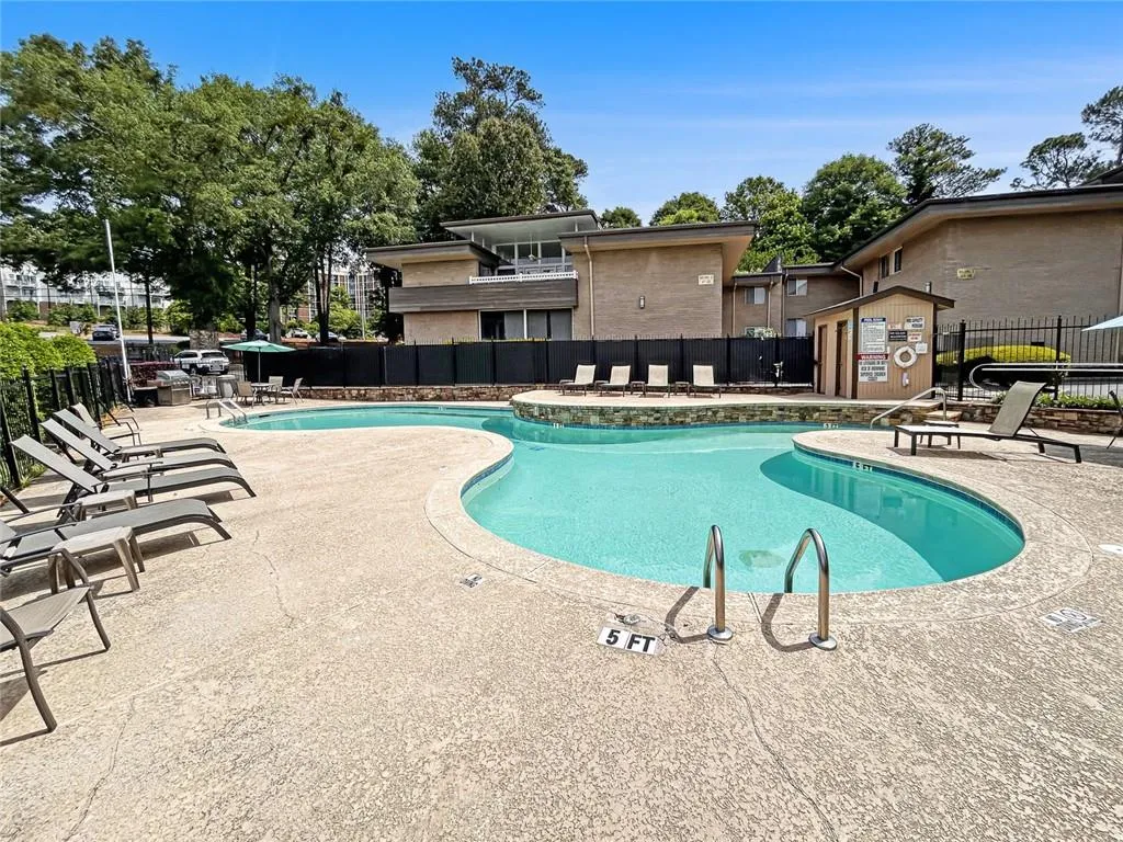 346 Carpenter Drive Unit 77, Sandy Springs, Georgia 30328, 2 Bedrooms Bedrooms, ,1 BathroomBathrooms,Residential,For Sale,346 Carpenter Drive Unit 77,7577326