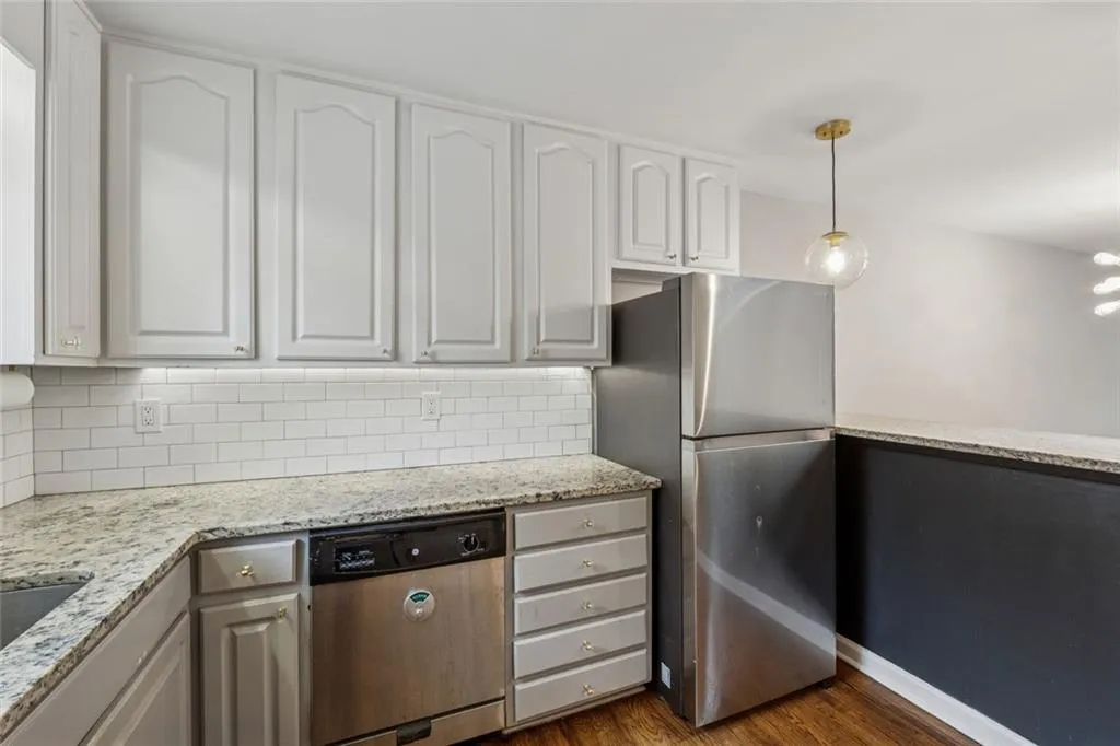 346 Carpenter Drive Unit 77, Sandy Springs, Georgia 30328, 2 Bedrooms Bedrooms, ,1 BathroomBathrooms,Residential,For Sale,346 Carpenter Drive Unit 77,7577326
