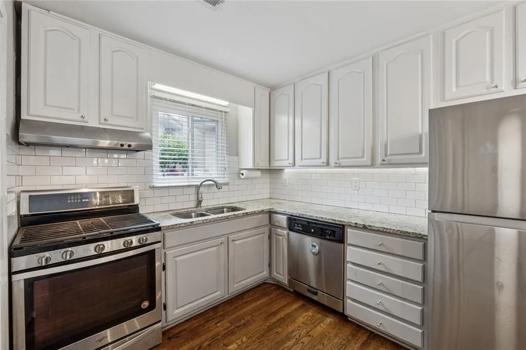 346 Carpenter Drive Unit 77, Sandy Springs, Georgia 30328, 2 Bedrooms Bedrooms, ,1 BathroomBathrooms,Residential,For Sale,346 Carpenter Drive Unit 77,7577326