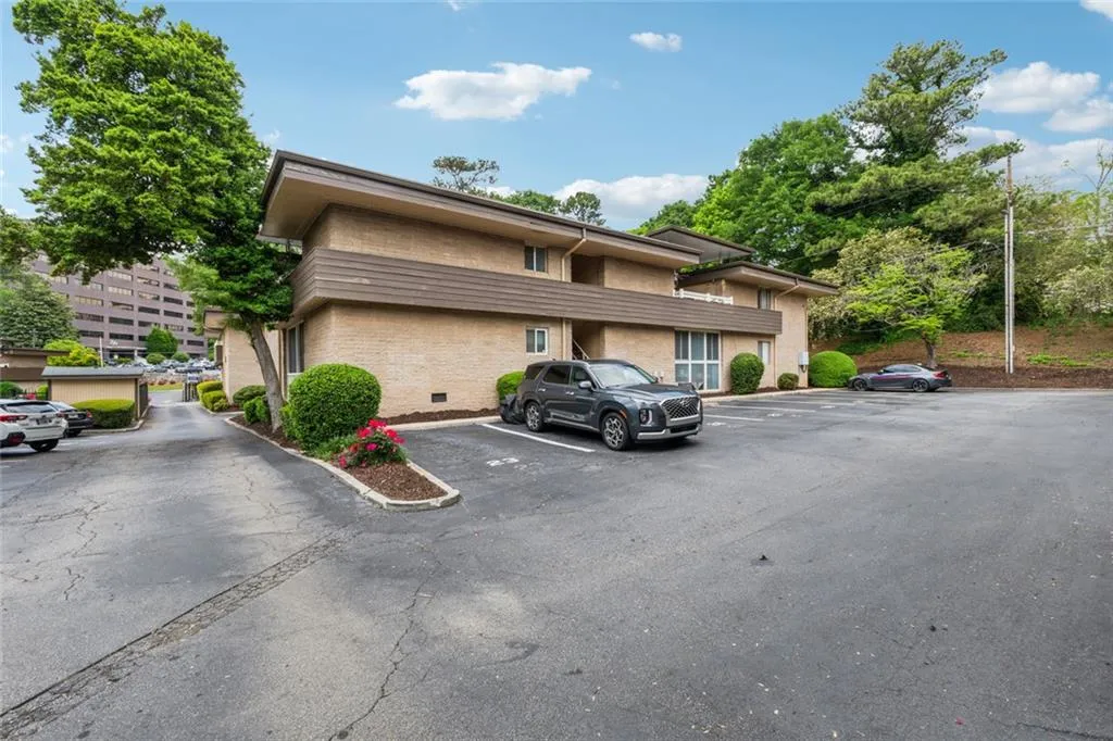 346 Carpenter Drive Unit 77, Sandy Springs, Georgia 30328, 2 Bedrooms Bedrooms, ,1 BathroomBathrooms,Residential,For Sale,346 Carpenter Drive Unit 77,7577326