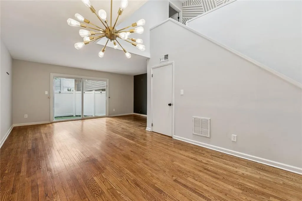 346 Carpenter Drive Unit 77, Sandy Springs, Georgia 30328, 2 Bedrooms Bedrooms, ,1 BathroomBathrooms,Residential,For Sale,346 Carpenter Drive Unit 77,7577326