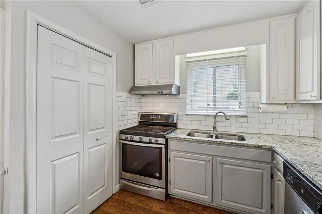 346 Carpenter Drive Unit 77, Sandy Springs, Georgia 30328, 2 Bedrooms Bedrooms, ,1 BathroomBathrooms,Residential,For Sale,346 Carpenter Drive Unit 77,7577326
