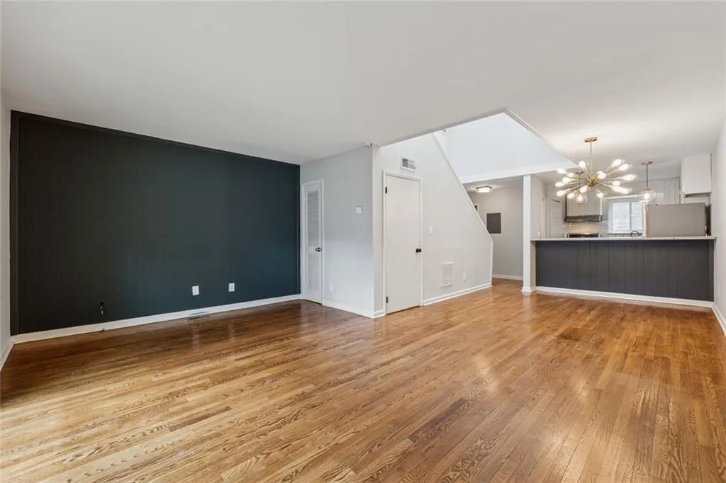 346 Carpenter Drive Unit 77, Sandy Springs, Georgia 30328, 2 Bedrooms Bedrooms, ,1 BathroomBathrooms,Residential,For Sale,346 Carpenter Drive Unit 77,7577326