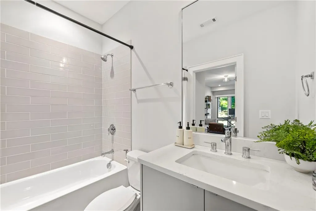 Full bath with vanity and shower / bathtub combination