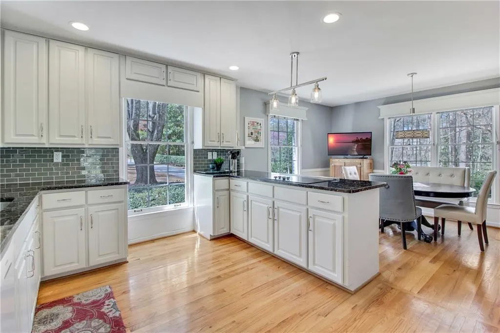 635 Wyncourtney Drive, Sandy Springs, Georgia 30328, 3 Bedrooms Bedrooms, ,2 BathroomsBathrooms,Residential,Sold,635 Wyncourtney Drive,5981699