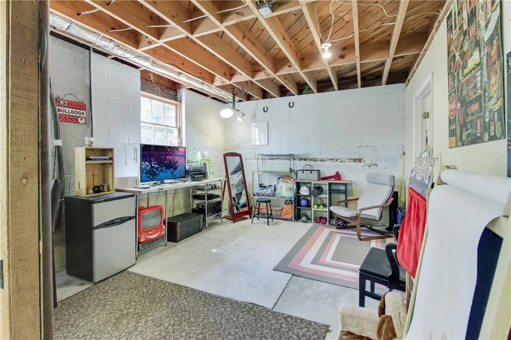 635 Wyncourtney Drive, Sandy Springs, Georgia 30328, 3 Bedrooms Bedrooms, ,2 BathroomsBathrooms,Residential,Sold,635 Wyncourtney Drive,5981699