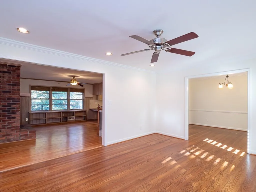6560 Williamson Drive, Sandy Springs, Georgia 30328, 4 Bedrooms Bedrooms, ,3 BathroomsBathrooms,Residential,Sold,6560 Williamson Drive,6807330
