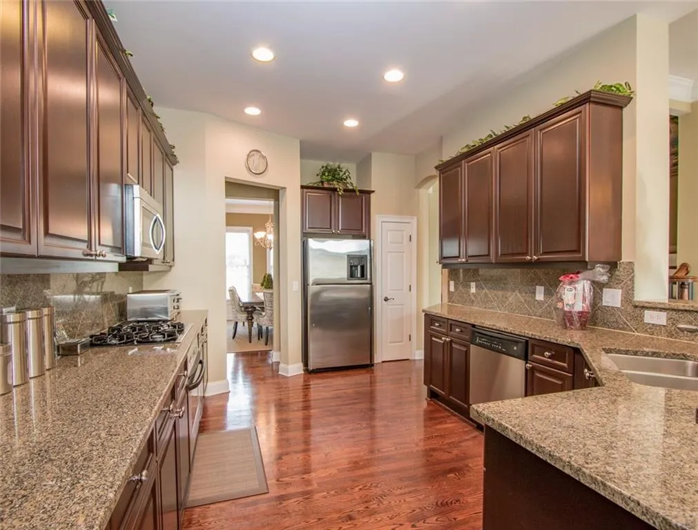 3024 Riverstone Trail, Atlanta, Georgia 30339, 3 Bedrooms Bedrooms, ,3 BathroomsBathrooms,Residential,Sold,3024 Riverstone Trail,5773448