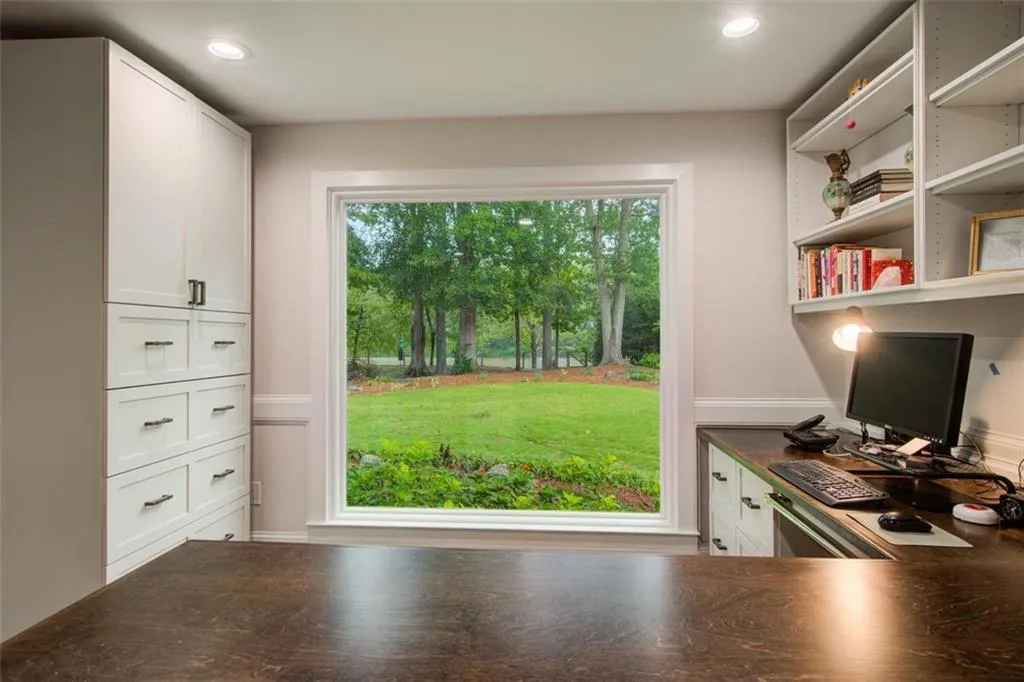 405 River Glen Trace, Atlanta, Georgia 30328, 3 Bedrooms Bedrooms, ,3 BathroomsBathrooms,Residential,Sold,405 River Glen Trace,7275394