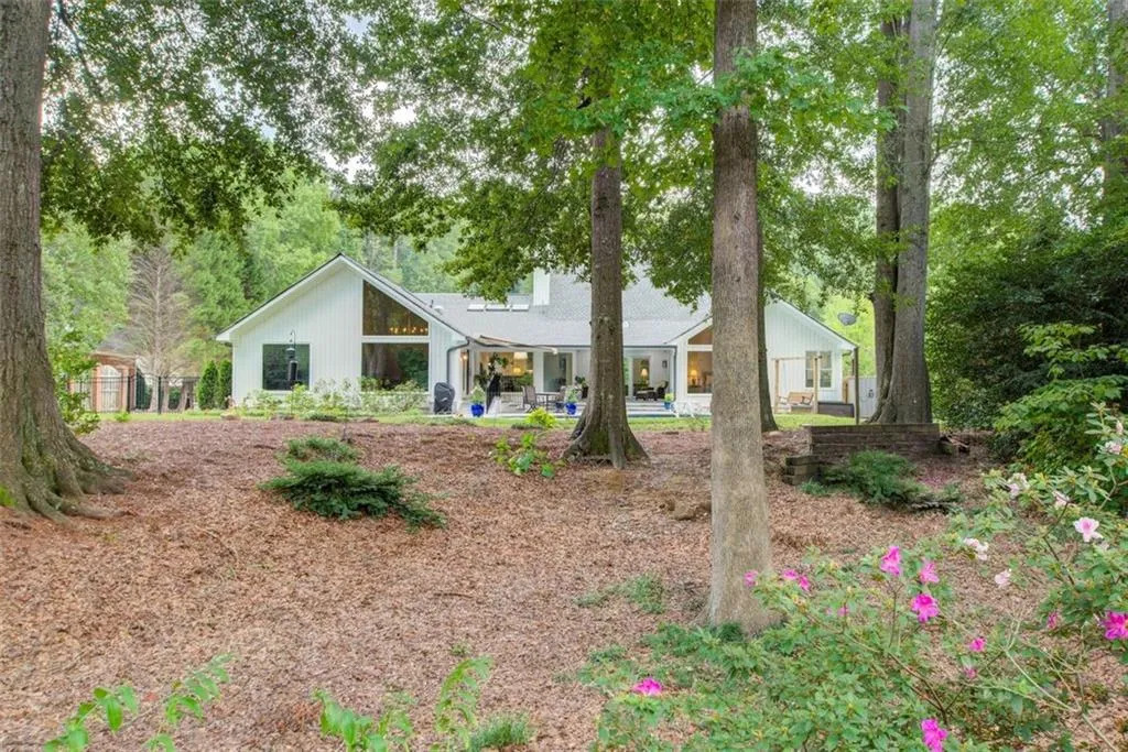 405 River Glen Trace, Atlanta, Georgia 30328, 3 Bedrooms Bedrooms, ,3 BathroomsBathrooms,Residential,Sold,405 River Glen Trace,7275394