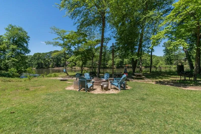 405 River Glen Trace, Atlanta, Georgia 30328, 3 Bedrooms Bedrooms, ,3 BathroomsBathrooms,Residential,Sold,405 River Glen Trace,7275394