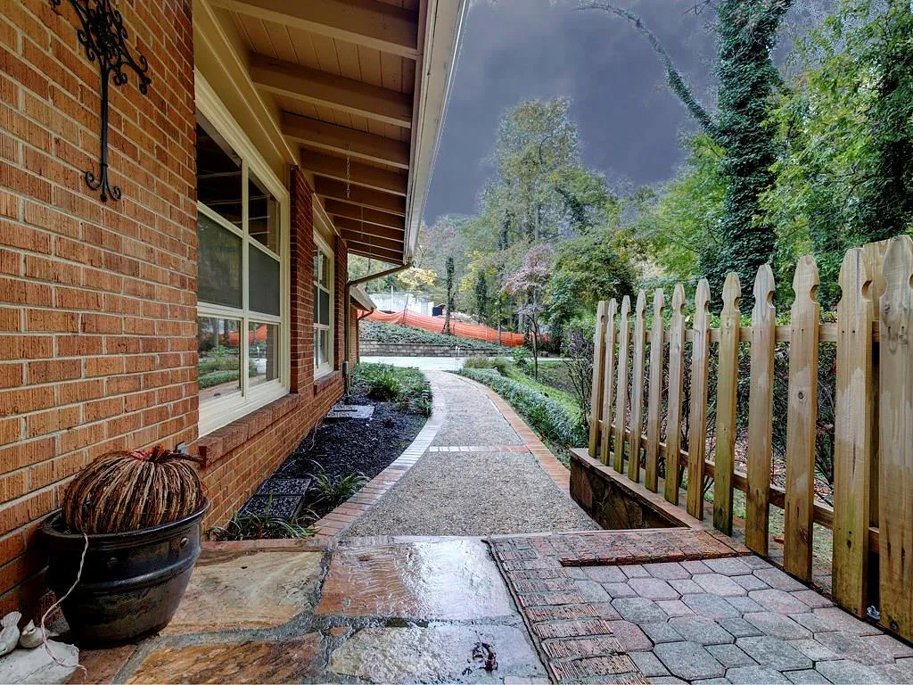6451 Vernon Woods Drive, Sandy Springs, Georgia 30328, 3 Bedrooms Bedrooms, ,3 BathroomsBathrooms,Residential,Sold,6451 Vernon Woods Drive,6098648