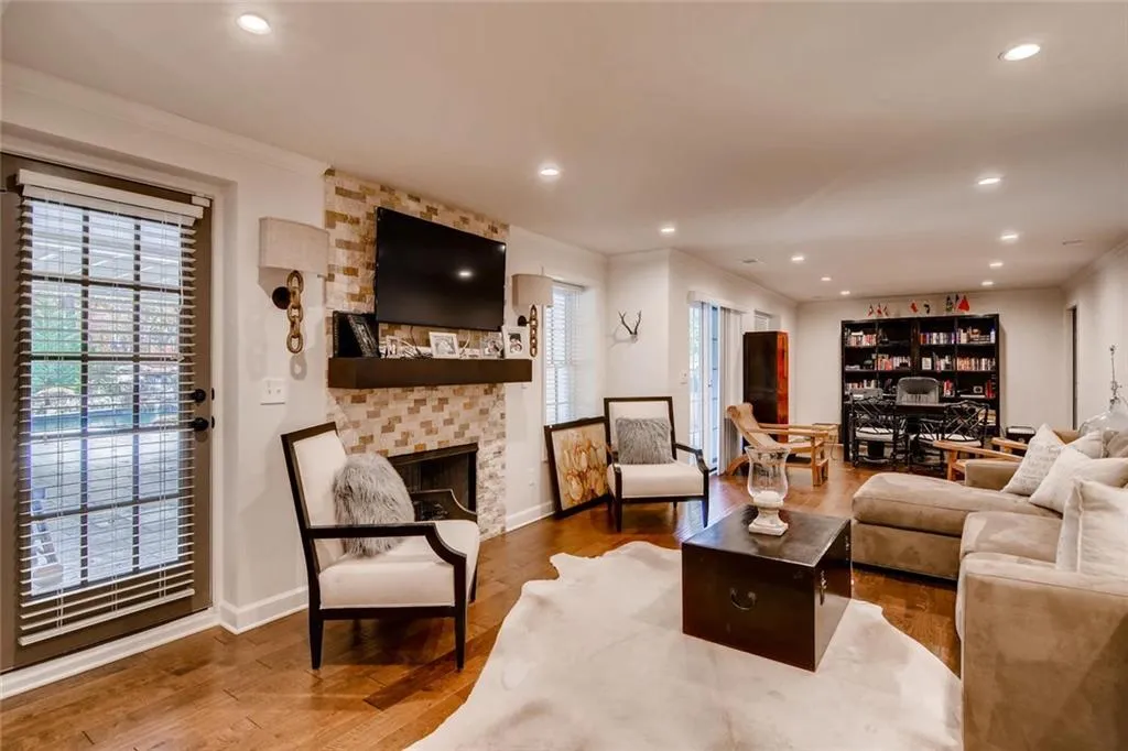 6275 Aberdeen Drive, Atlanta, Georgia 30328, 4 Bedrooms Bedrooms, ,3 BathroomsBathrooms,Residential,Sold,6275 Aberdeen Drive,6110870