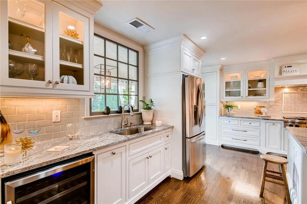 6275 Aberdeen Drive, Atlanta, Georgia 30328, 4 Bedrooms Bedrooms, ,3 BathroomsBathrooms,Residential,Sold,6275 Aberdeen Drive,6110870