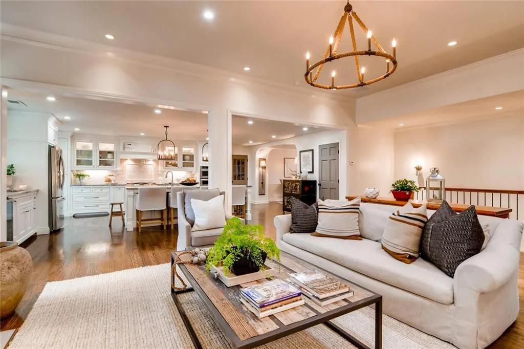 6275 Aberdeen Drive, Atlanta, Georgia 30328, 4 Bedrooms Bedrooms, ,3 BathroomsBathrooms,Residential,Sold,6275 Aberdeen Drive,6110870