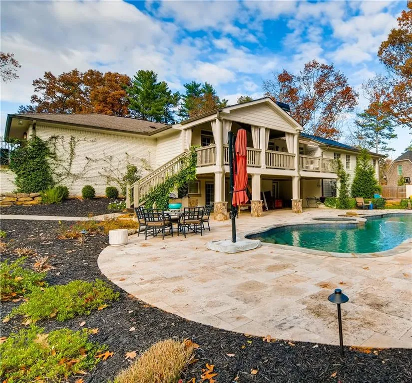 6275 Aberdeen Drive, Atlanta, Georgia 30328, 4 Bedrooms Bedrooms, ,3 BathroomsBathrooms,Residential,Sold,6275 Aberdeen Drive,6110870