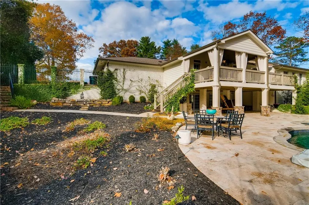 6275 Aberdeen Drive, Atlanta, Georgia 30328, 4 Bedrooms Bedrooms, ,3 BathroomsBathrooms,Residential,Sold,6275 Aberdeen Drive,6110870