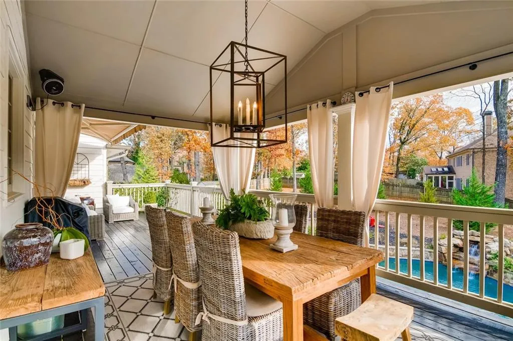 6275 Aberdeen Drive, Atlanta, Georgia 30328, 4 Bedrooms Bedrooms, ,3 BathroomsBathrooms,Residential,Sold,6275 Aberdeen Drive,6110870