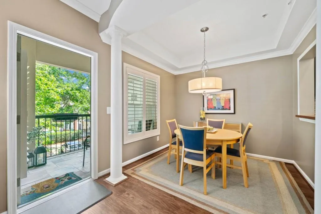 3636 Habersham Road Nw Unit 1103, Atlanta, Georgia 30305, 2 Bedrooms Bedrooms, ,2 BathroomsBathrooms,Residential,For Sale,3636 Habersham Road Nw Unit 1103,7612919