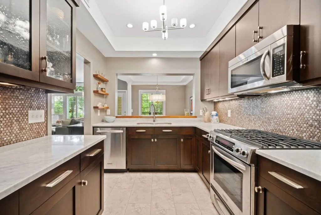 3636 Habersham Road Nw Unit 1103, Atlanta, Georgia 30305, 2 Bedrooms Bedrooms, ,2 BathroomsBathrooms,Residential,For Sale,3636 Habersham Road Nw Unit 1103,7612919