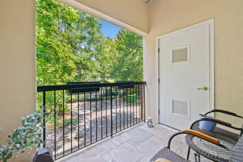 3636 Habersham Road Nw Unit 1103, Atlanta, Georgia 30305, 2 Bedrooms Bedrooms, ,2 BathroomsBathrooms,Residential,For Sale,3636 Habersham Road Nw Unit 1103,7612919