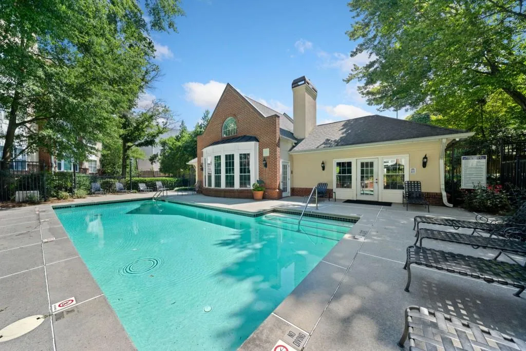 3636 Habersham Road Nw Unit 1103, Atlanta, Georgia 30305, 2 Bedrooms Bedrooms, ,2 BathroomsBathrooms,Residential,For Sale,3636 Habersham Road Nw Unit 1103,7612919