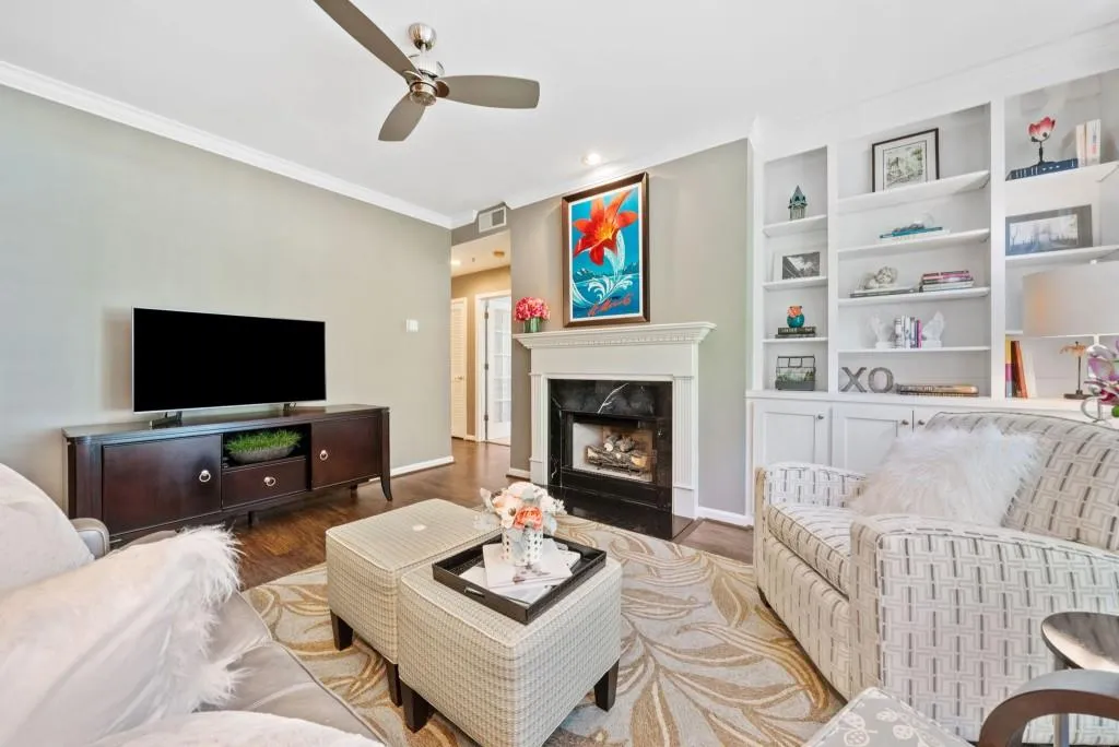 3636 Habersham Road Nw Unit 1103, Atlanta, Georgia 30305, 2 Bedrooms Bedrooms, ,2 BathroomsBathrooms,Residential,For Sale,3636 Habersham Road Nw Unit 1103,7612919