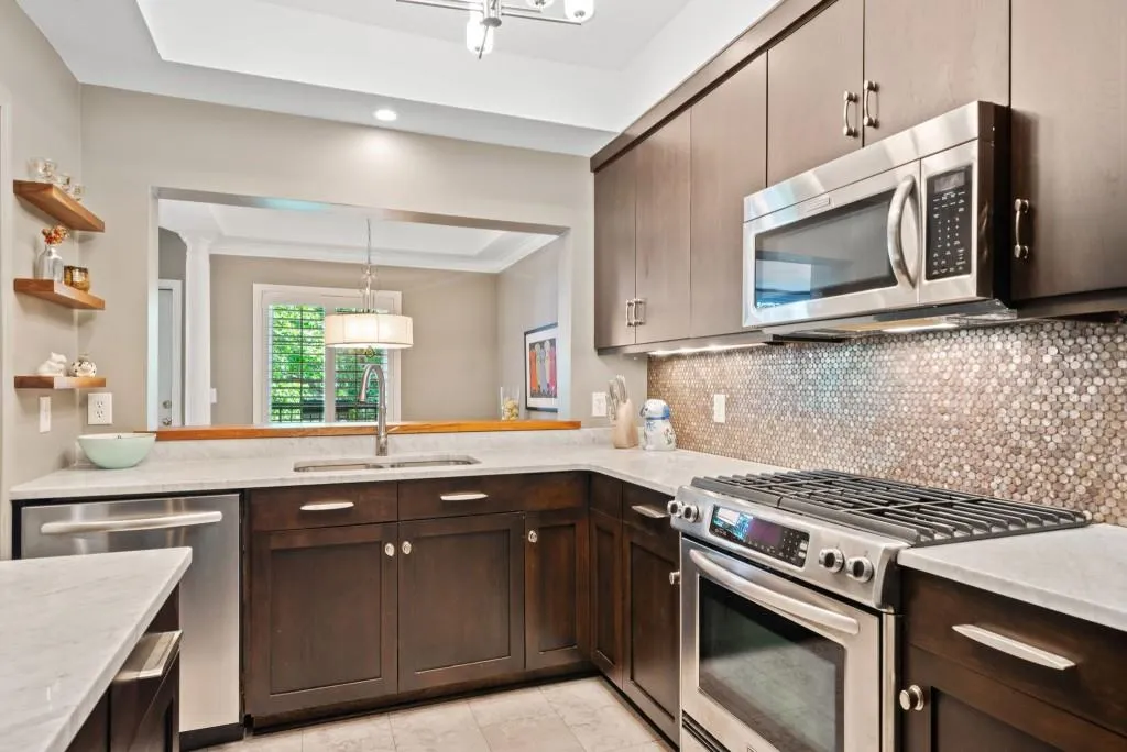 3636 Habersham Road Nw Unit 1103, Atlanta, Georgia 30305, 2 Bedrooms Bedrooms, ,2 BathroomsBathrooms,Residential,For Sale,3636 Habersham Road Nw Unit 1103,7612919